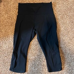 Dark blue Lululemon cropped leggings